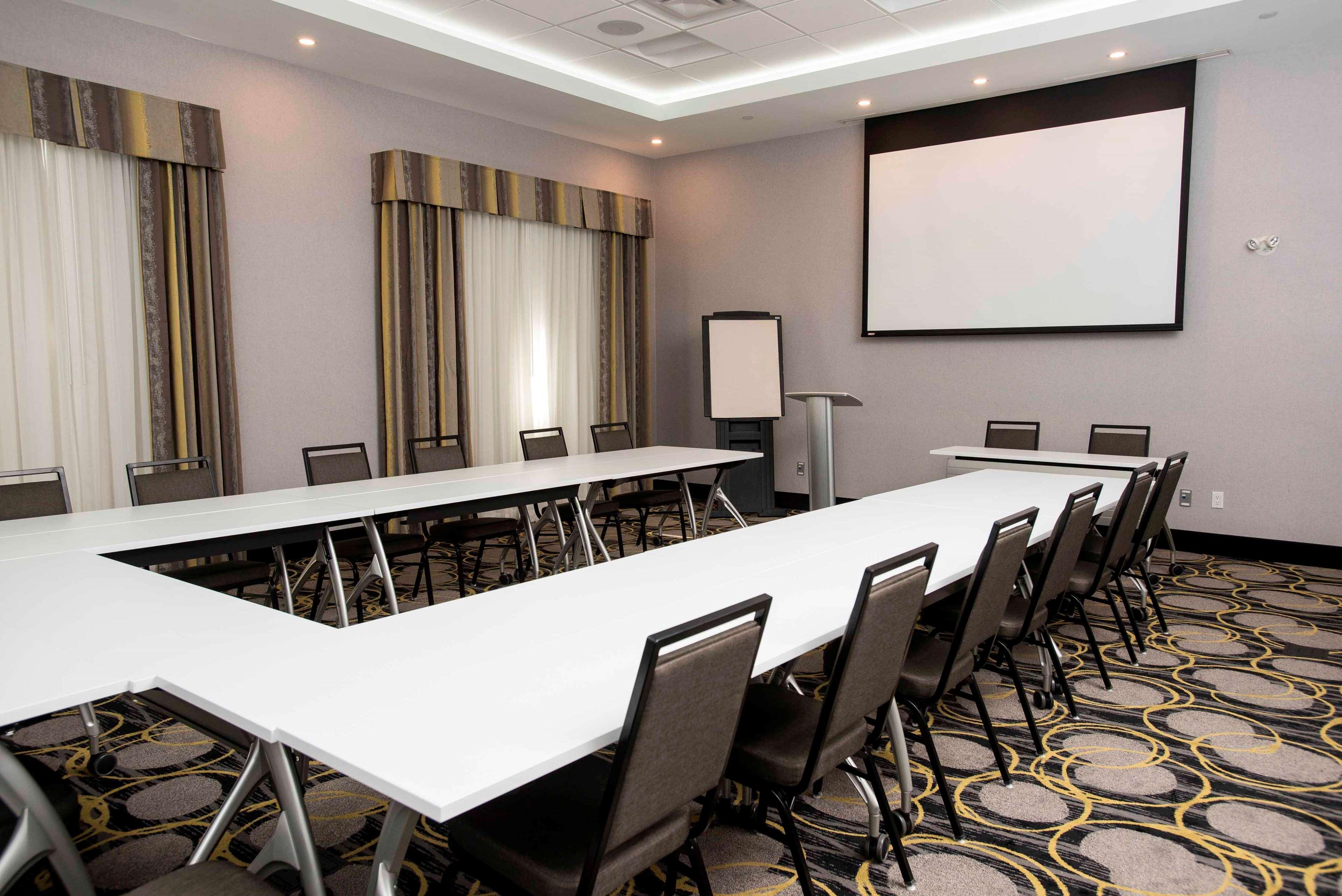 Hampton Inn & Suites By Hilton ת'אנדר ביי מראה חיצוני תמונה