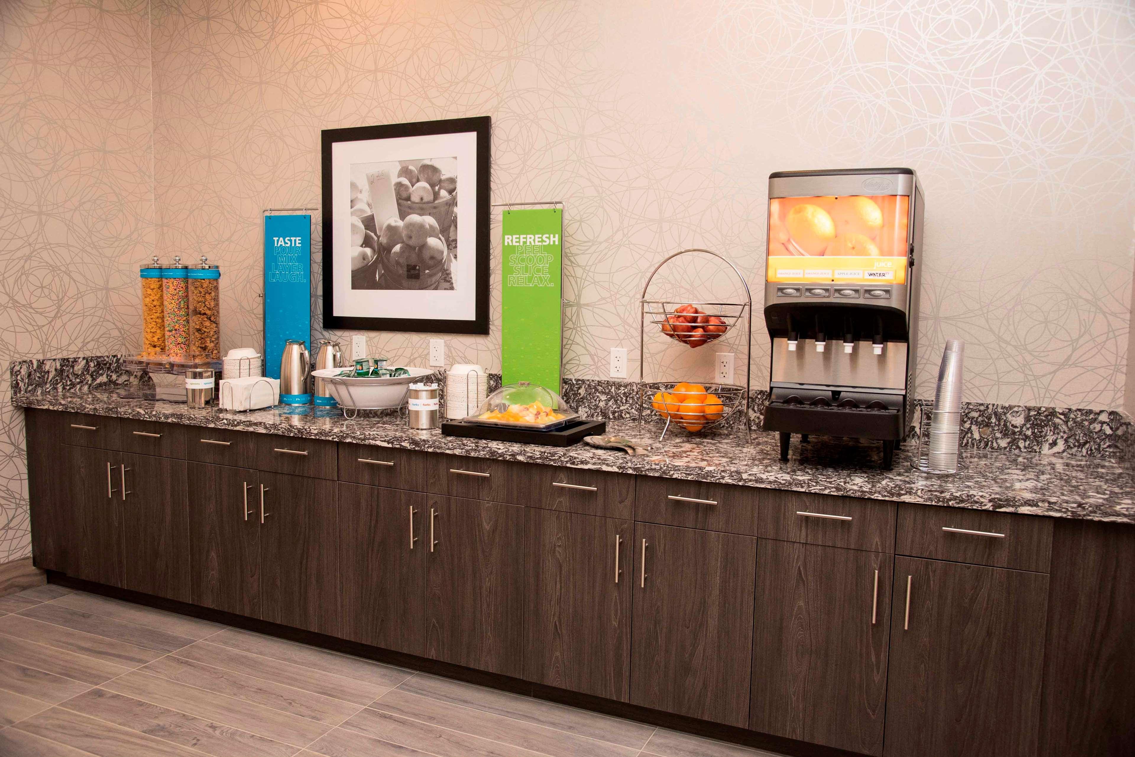 Hampton Inn & Suites By Hilton ת'אנדר ביי מראה חיצוני תמונה