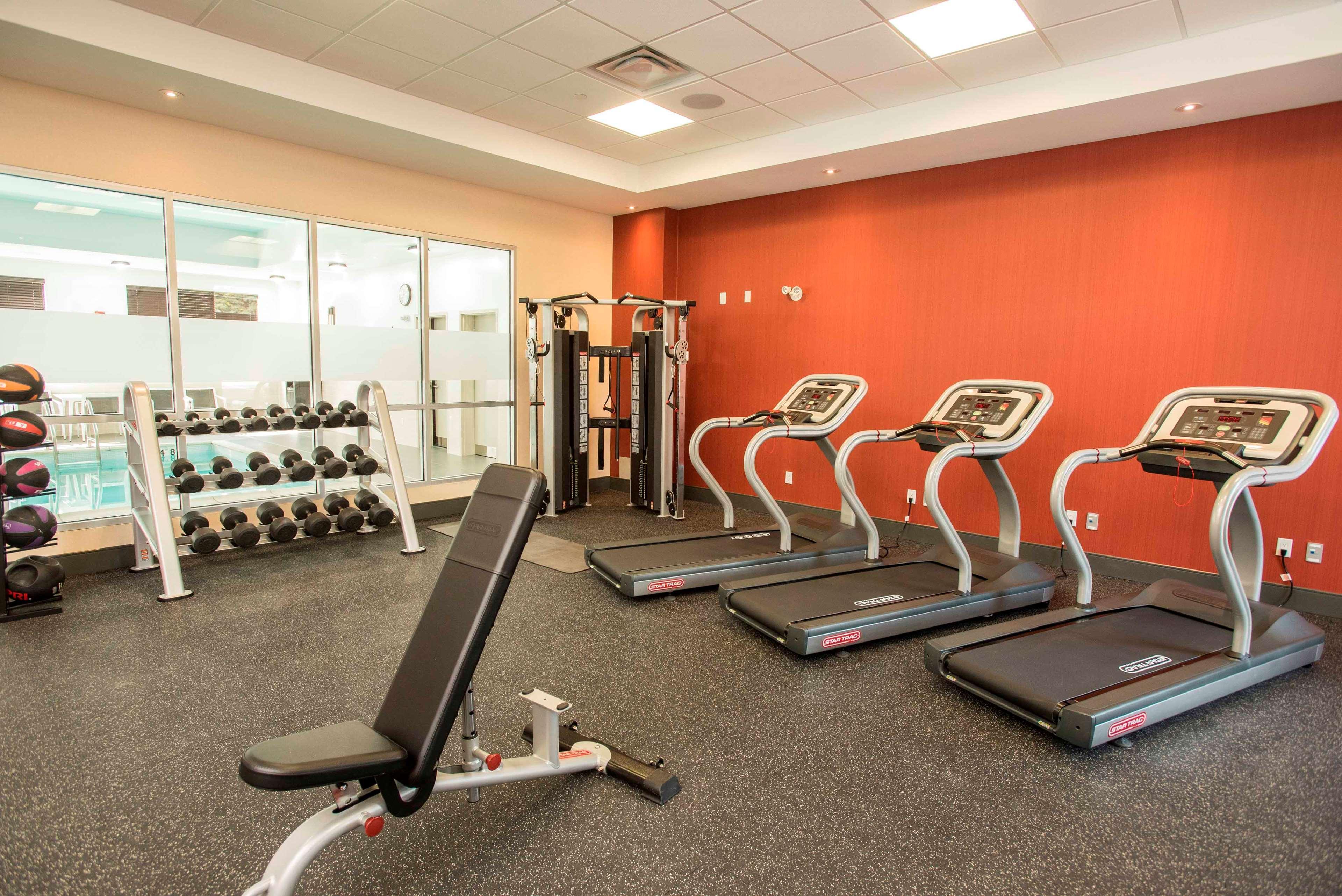 Hampton Inn & Suites By Hilton ת'אנדר ביי מראה חיצוני תמונה