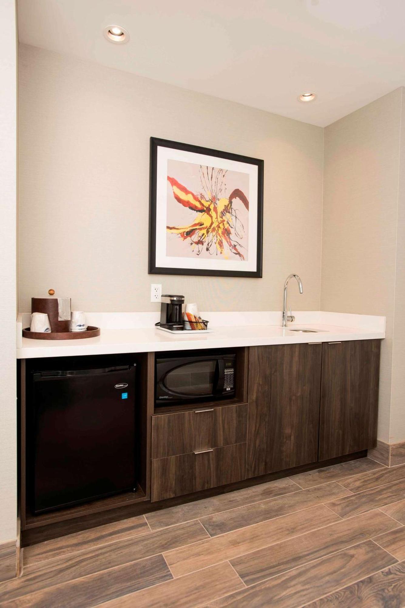 Hampton Inn & Suites By Hilton ת'אנדר ביי מראה חיצוני תמונה