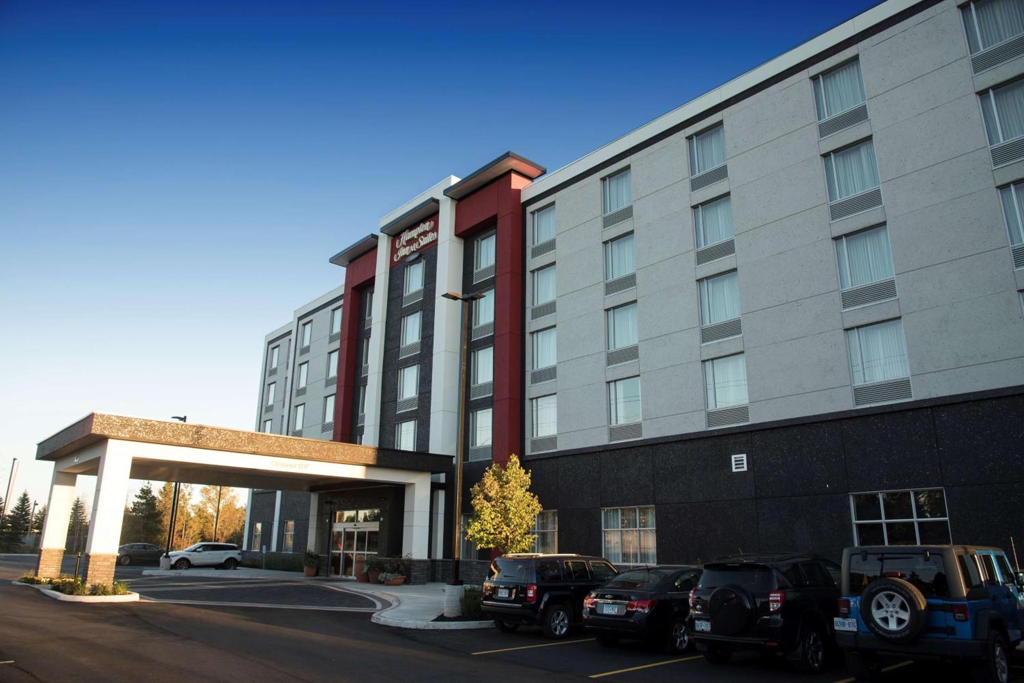 Hampton Inn & Suites By Hilton ת'אנדר ביי מראה חיצוני תמונה