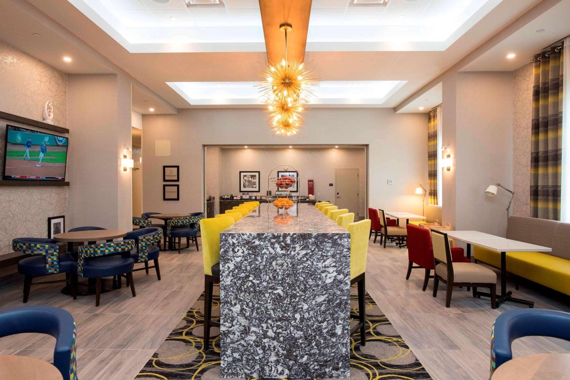 Hampton Inn & Suites By Hilton ת'אנדר ביי מראה חיצוני תמונה
